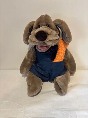 Vintage 1985 Ganzbros Wrinkles Dog with Tags & Bone hand puppet